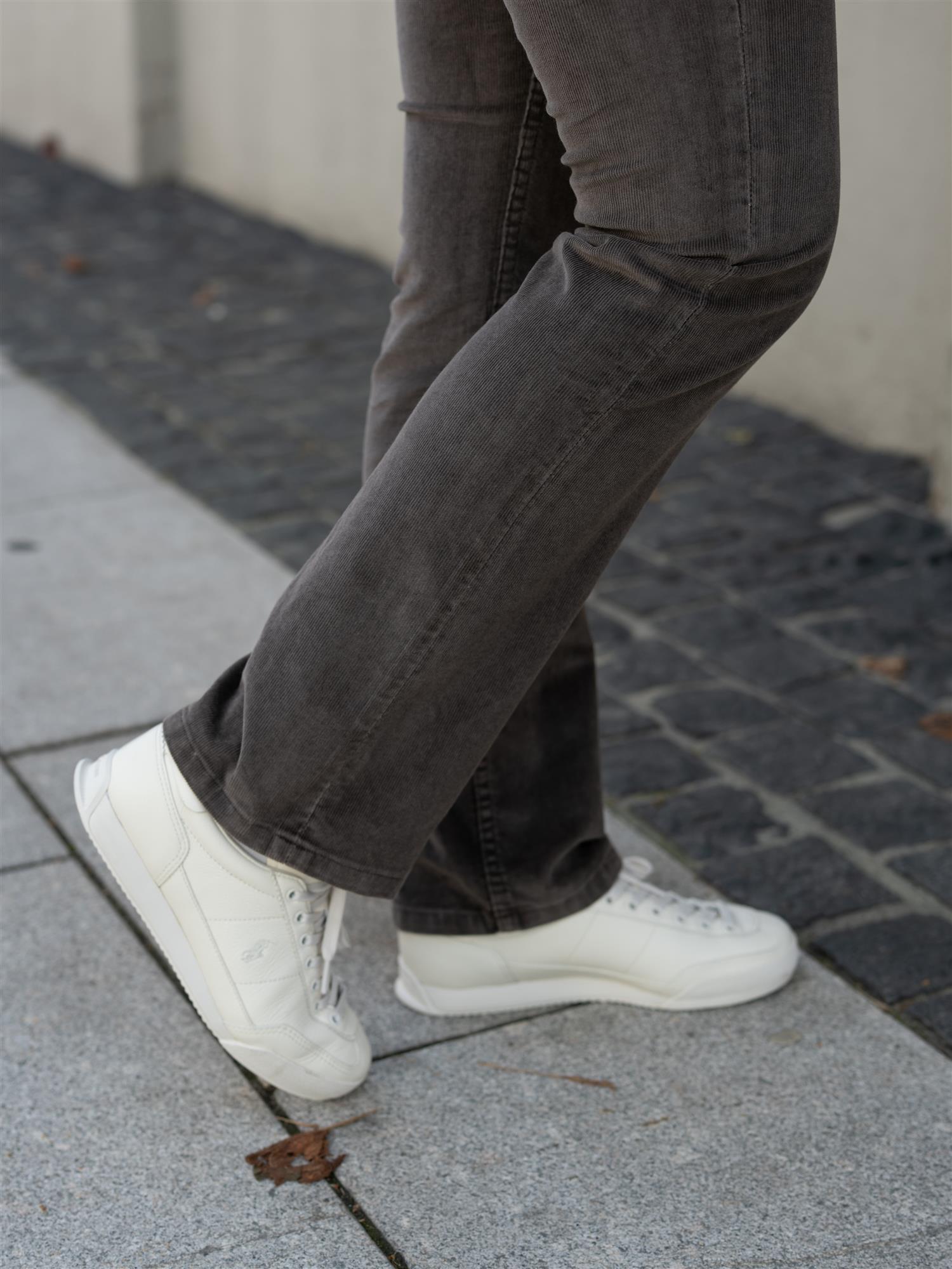 Jeanerica Arc Brown Corduroy