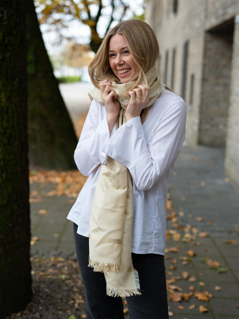 Mala Alisha Clyde Ivory