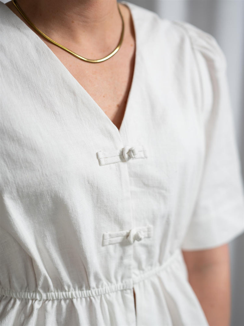 Christian Aks Monic Linen Top White