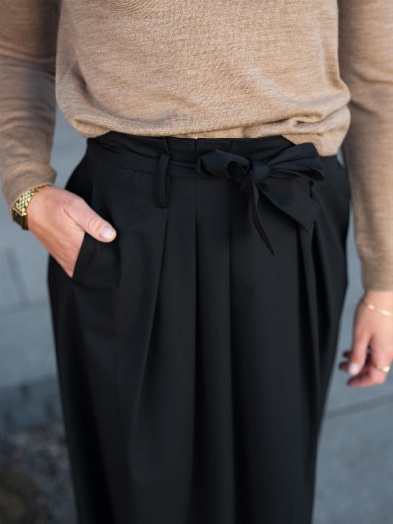 Sand Mana Skirts Black