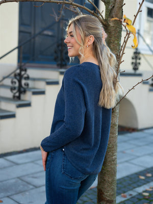 Davida Curved Sweater Denim Blue