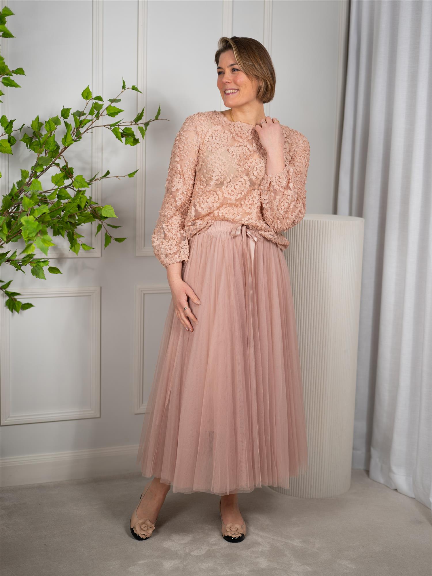 From Paris With Love Blondetopp Rose
