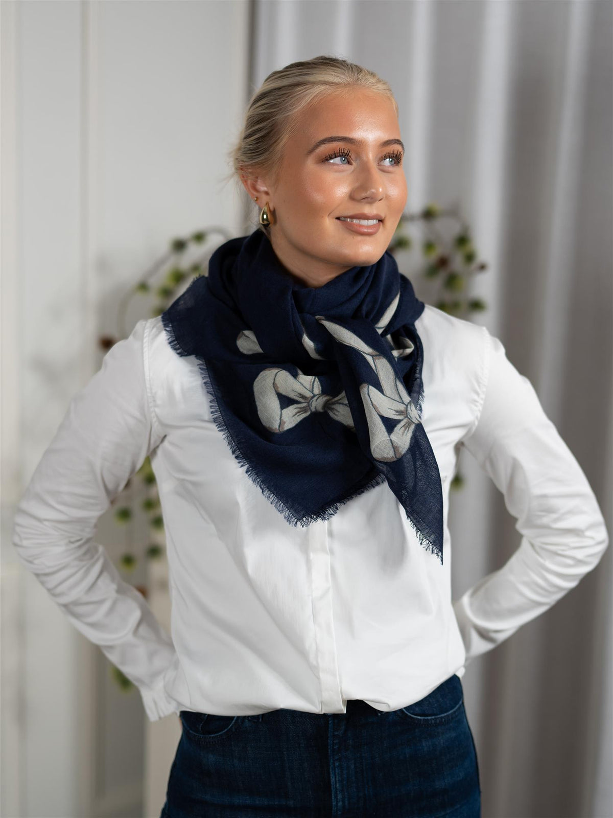 Bowtora Siw Scarf Navy Blue