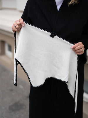 Christian Aks Mina Stitched Merino Merino Scarf Eggshell
