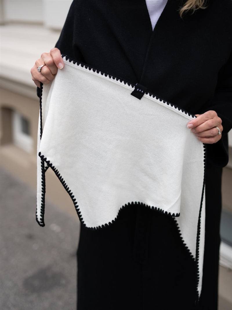 Christian Aks Mina Stitched Merino Merino Scarf Eggshell