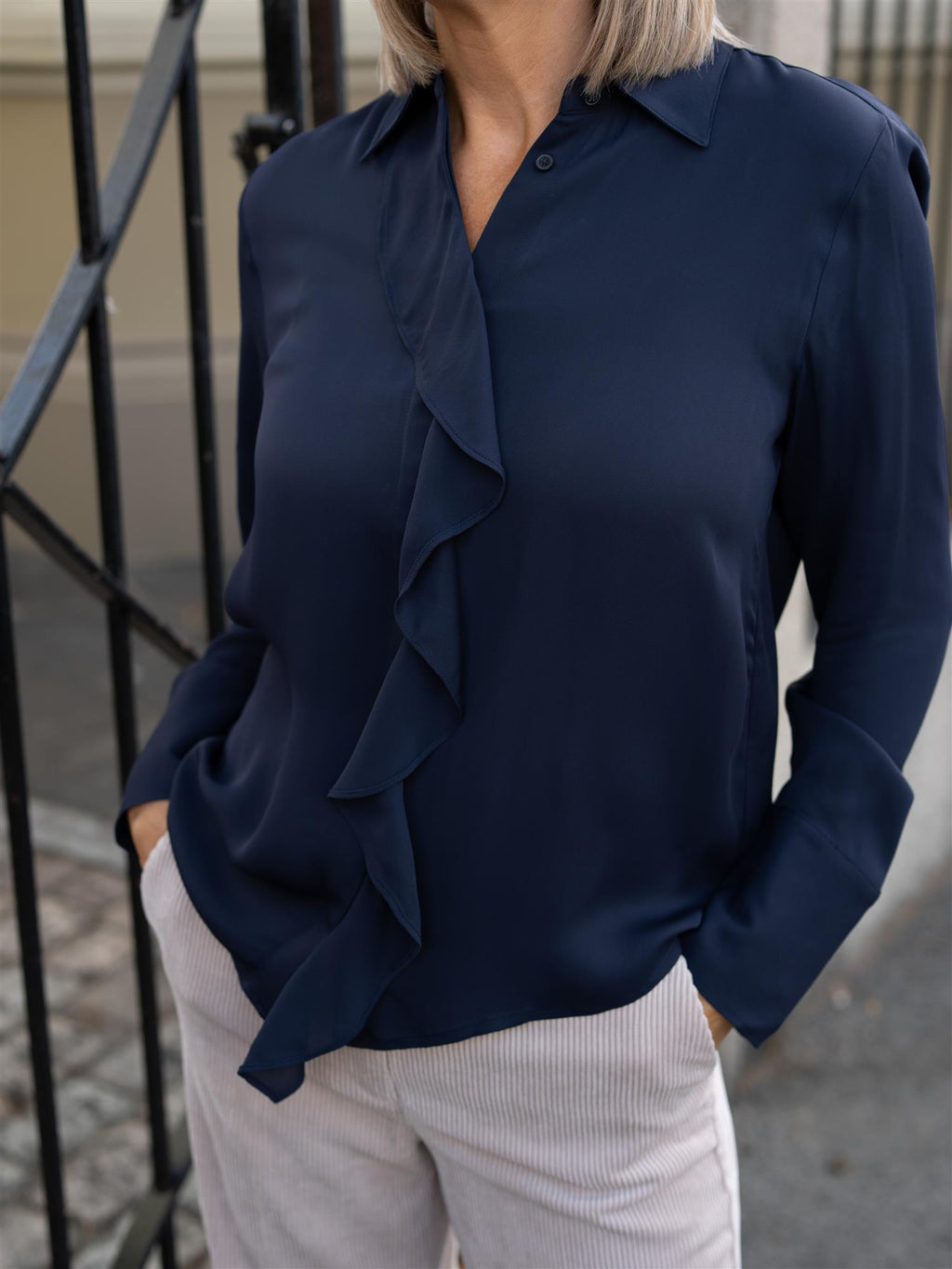 Gant Reg Crepe Viscose Ruffle Blouse Evening Blue
