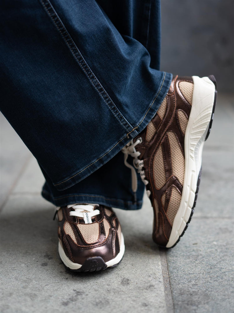 Mercer The Re Run Cracked Brown