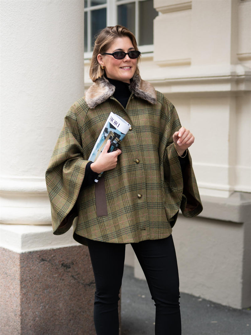 Barbour Flax Lily Wool Cape Dark Moss