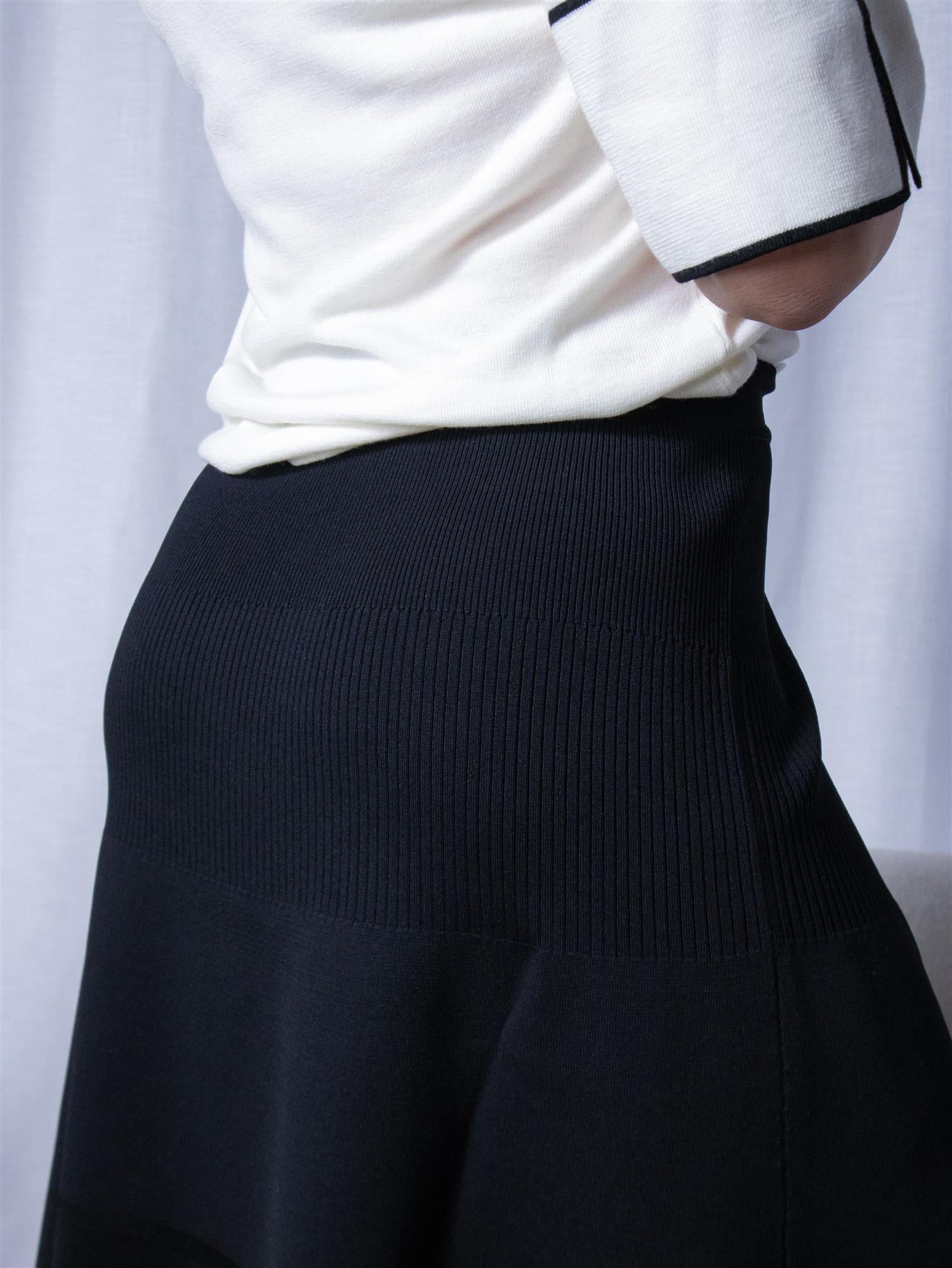 Busnel Tamia Solid Skirt Black