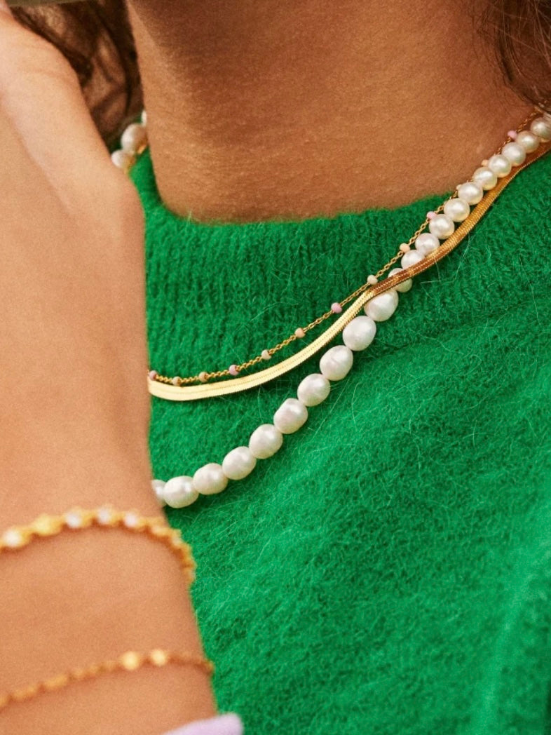 Enamel Lola necklace daisy