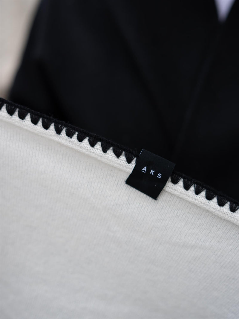 Christian Aks Mina Stitched Merino Merino Scarf Eggshell