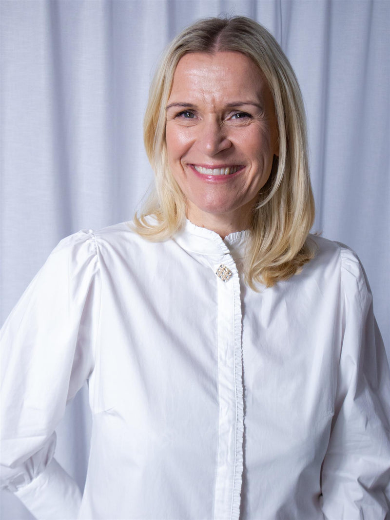 Janne Formoe Bisnissblusen Hvit