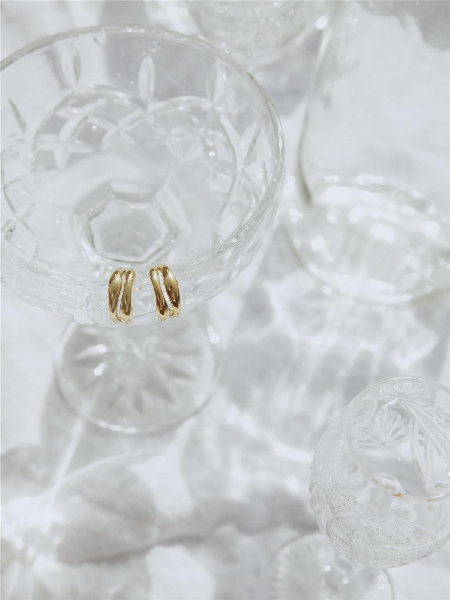 Camilla Pihl The Curved Hoops Gold