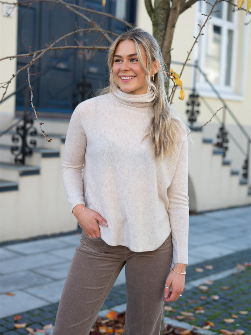 Davida Curved Turtleneck Light Beige