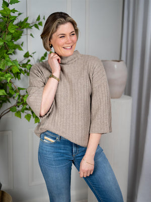 Christian Aks Ray Wool Cash Sweater Sahara