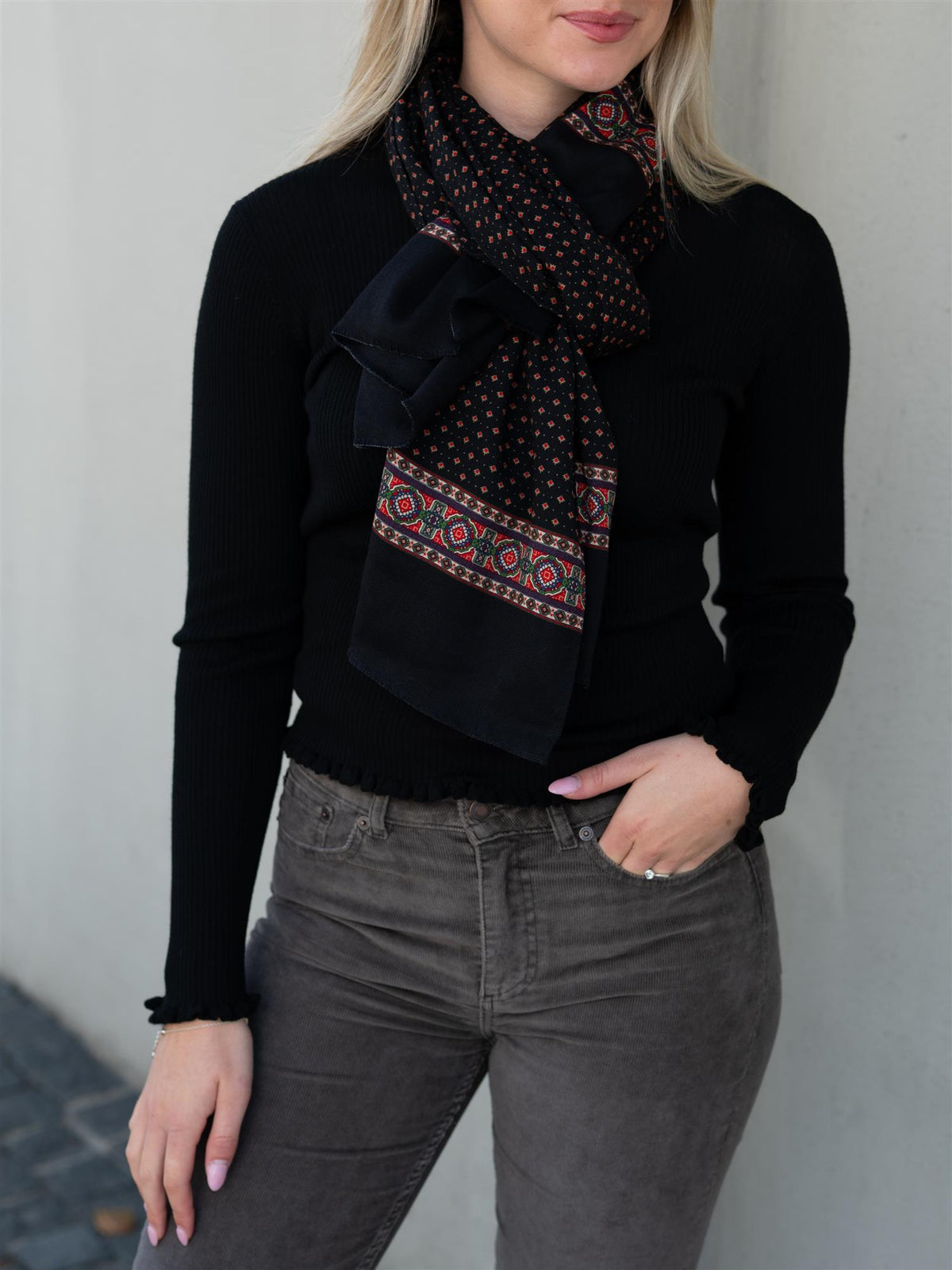 Foulard Wool Fringe Scarf Wine Multi