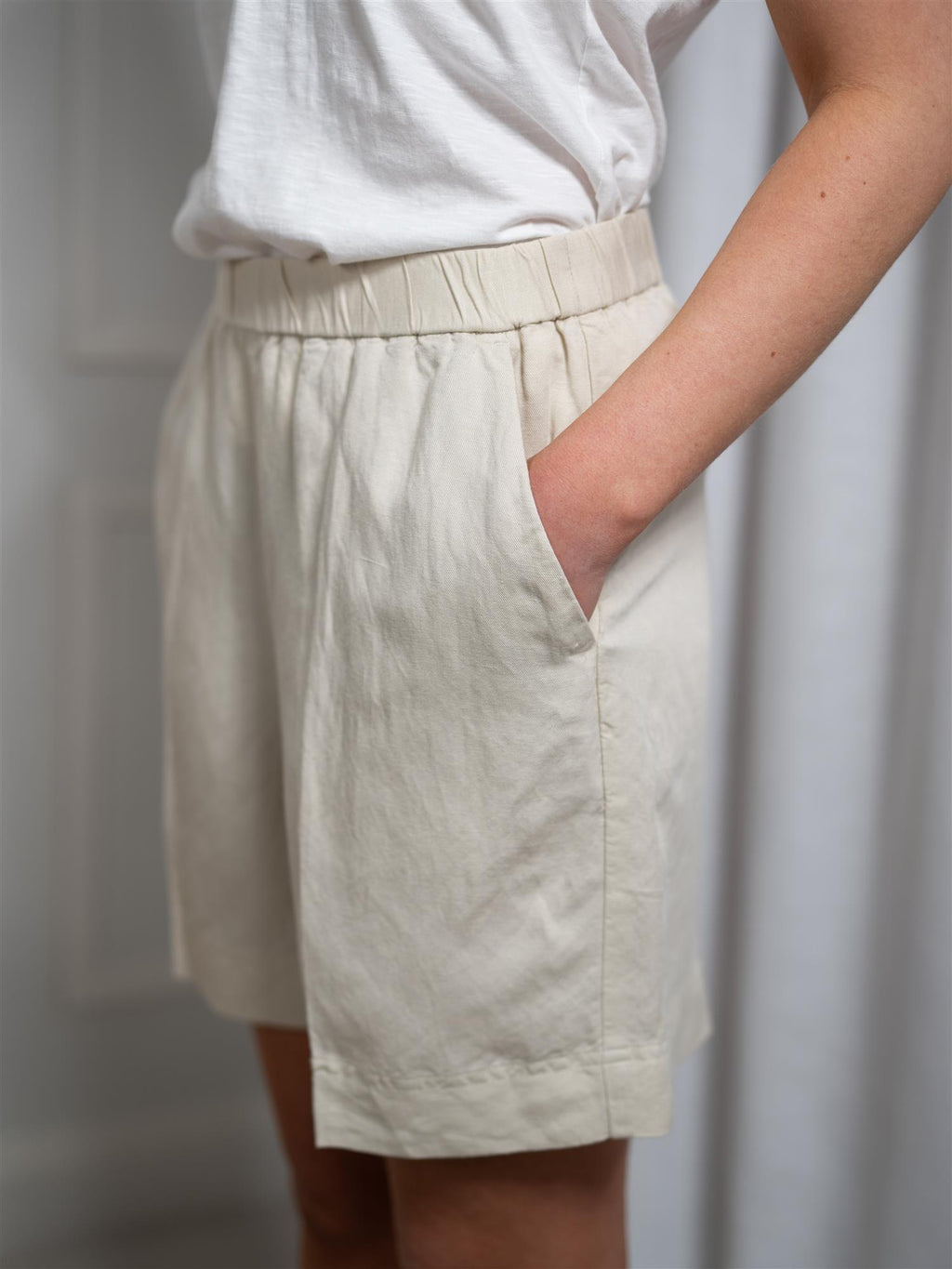 Gant Rel Linen Blend Pull On Shorts Putty