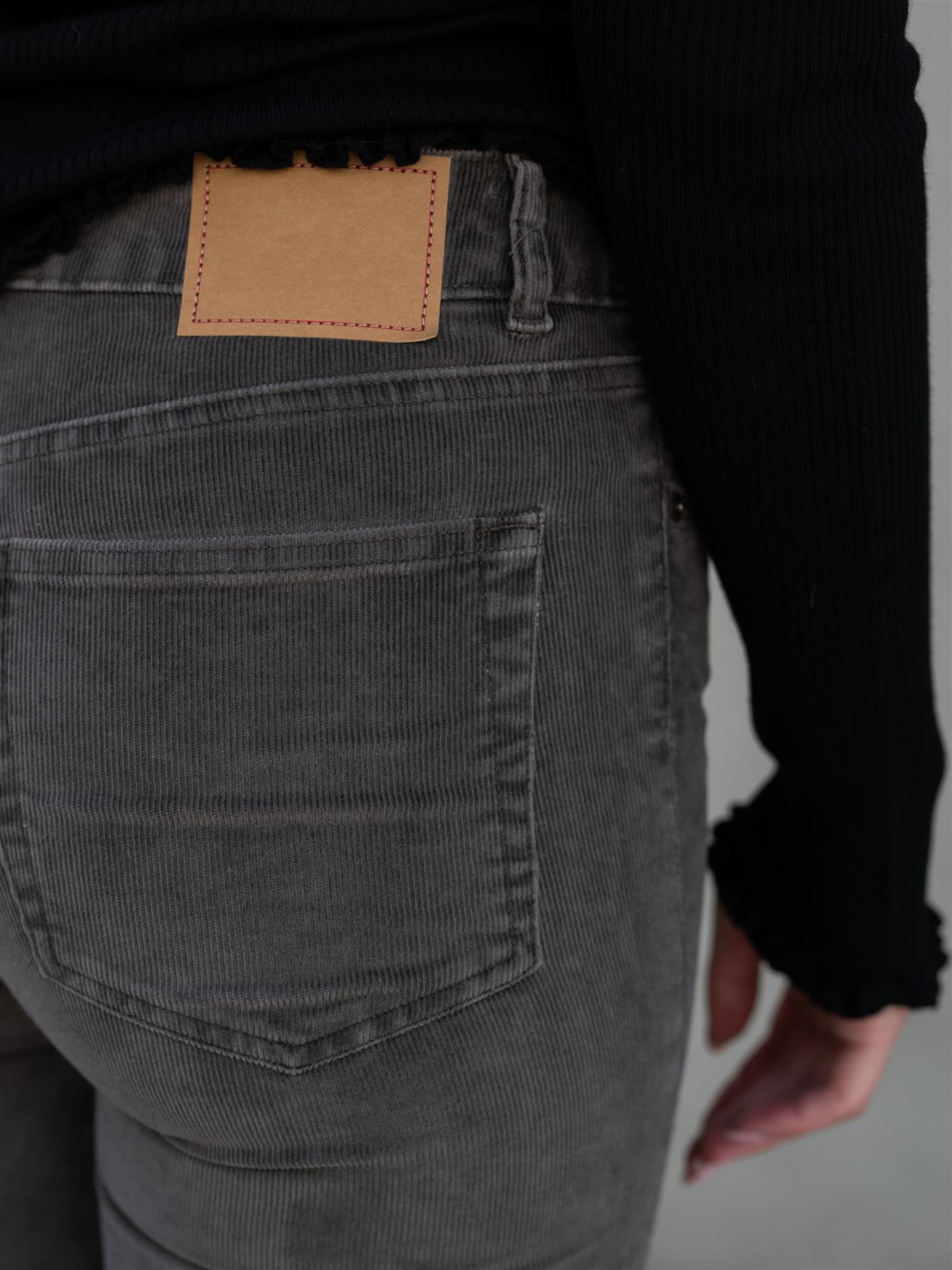 Jeanerica Arc Brown Corduroy