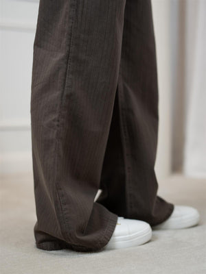 Jeanerica Guell Chevron Brown