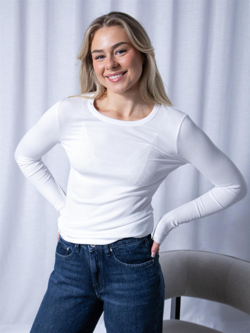 Munthe Cutest White