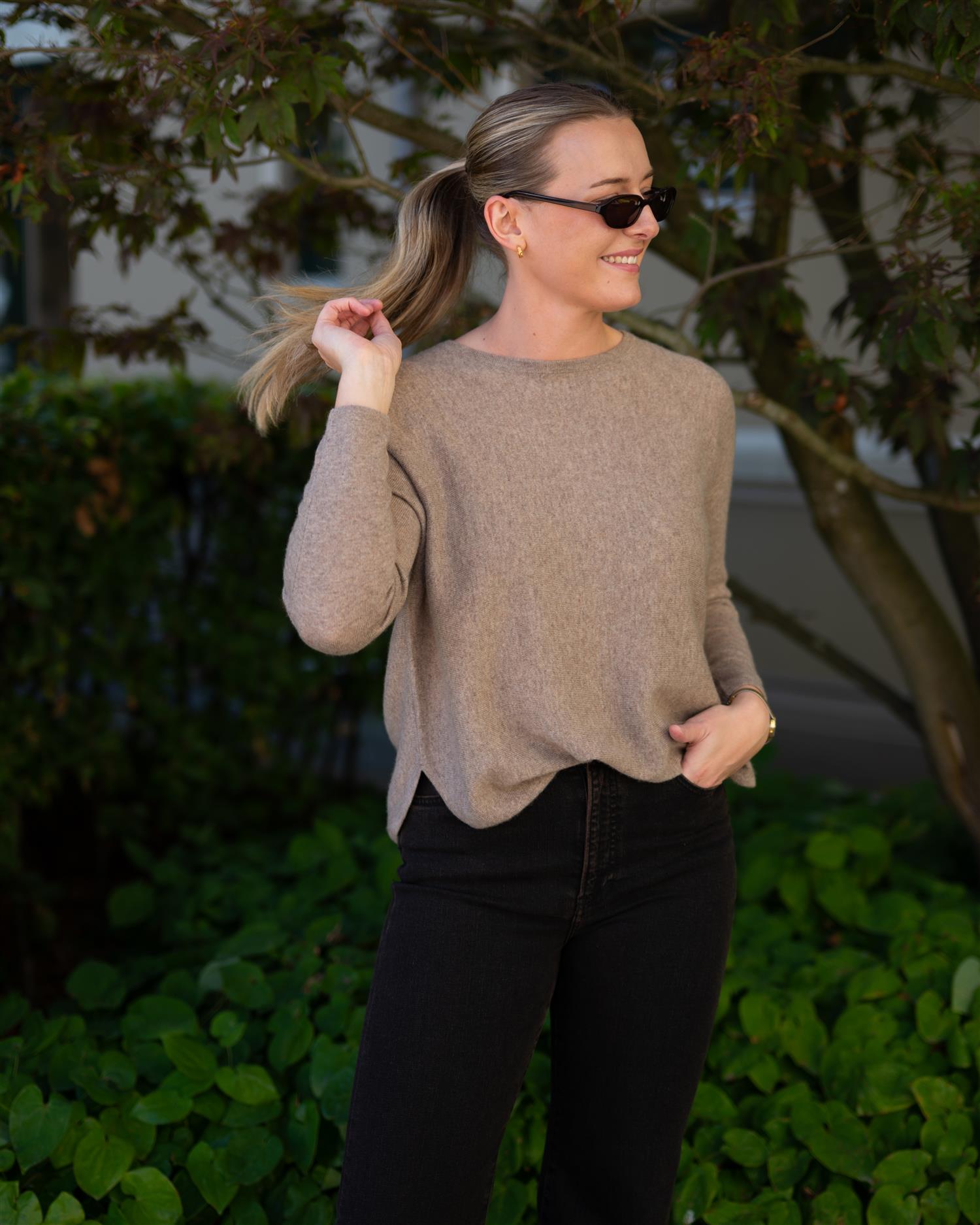 Curved Sweater Mink