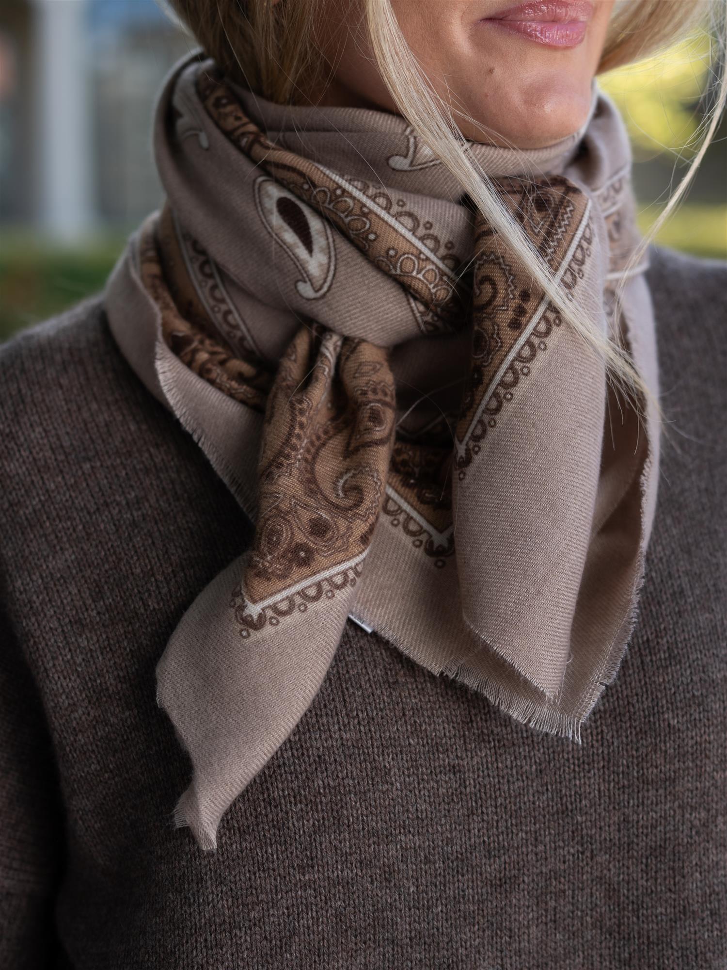 Paisley Scarf Beige