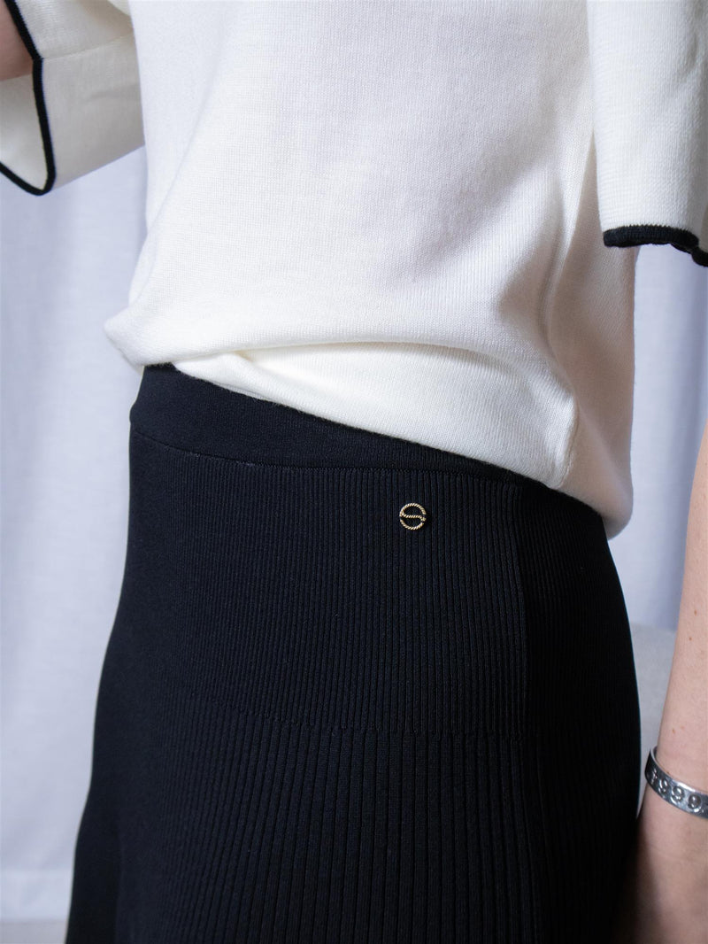 Busnel Tamia Solid Skirt Black