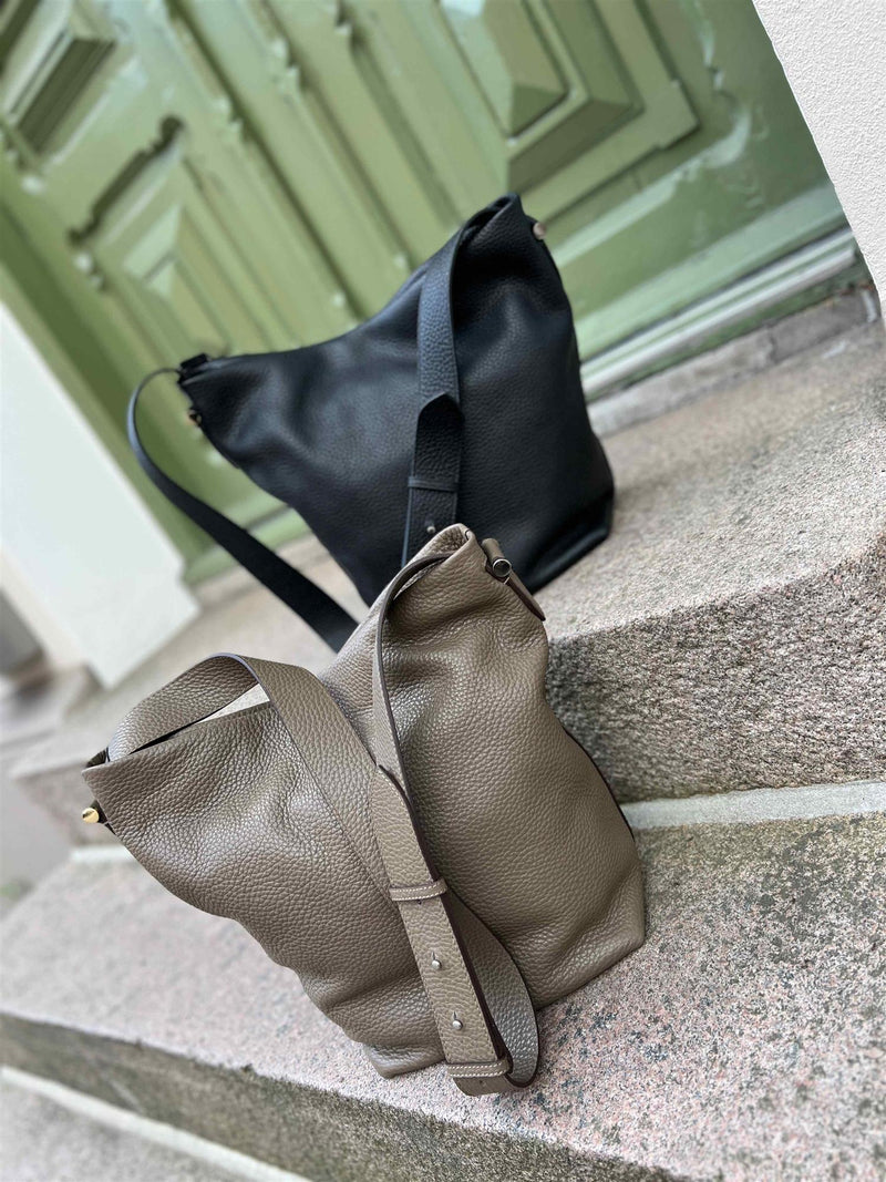 Decadent Fenja Big Crossbody Bag