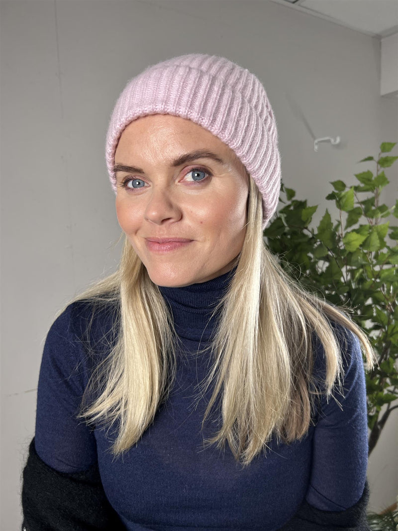 Fleischer Couture Cashmere beanie Rib knit