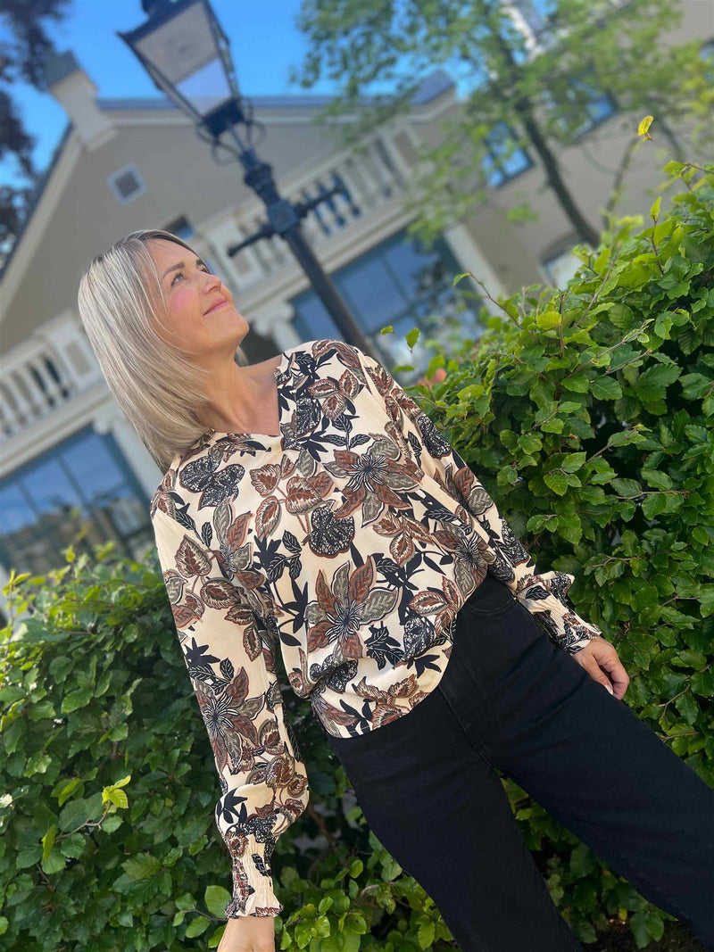 Riccovero Cream Top