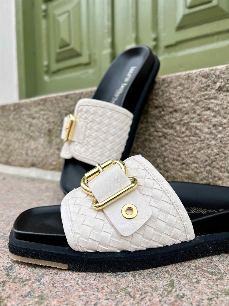 Laura Bellariva sandal hvit flat hæl