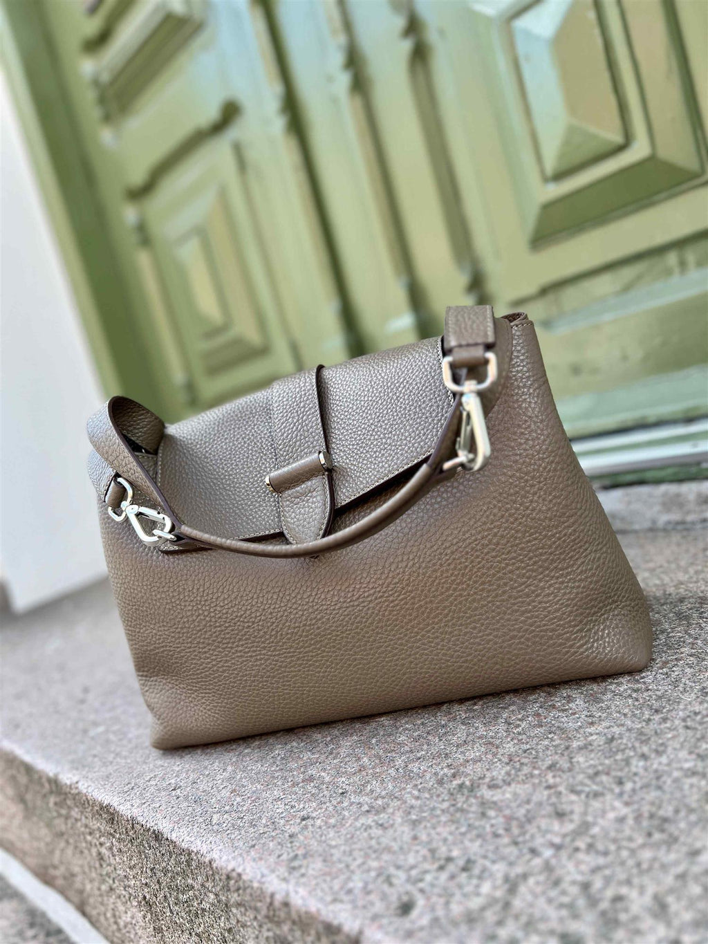 Decadent Cathrine Working Shoulder Bag