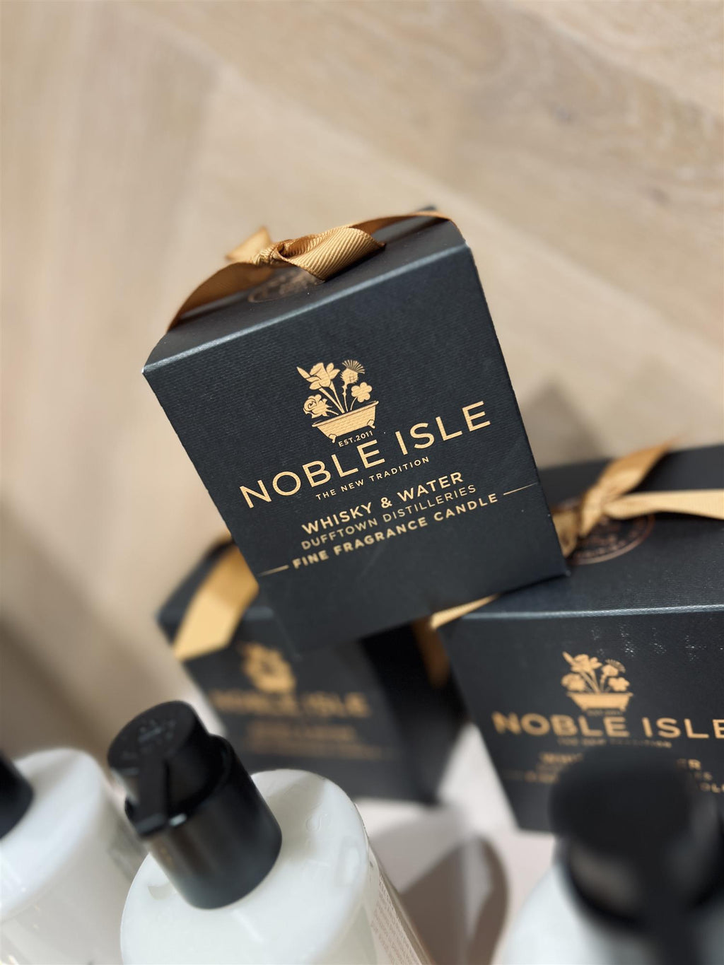Noble Isle Scented Candle Wisky&Water