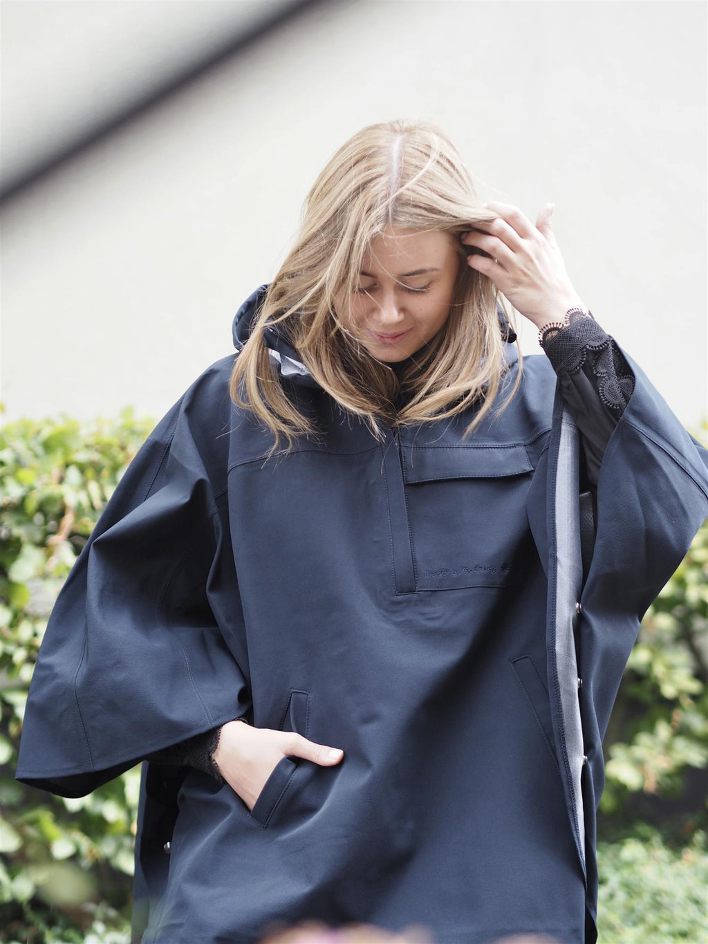 Libra rain poncho