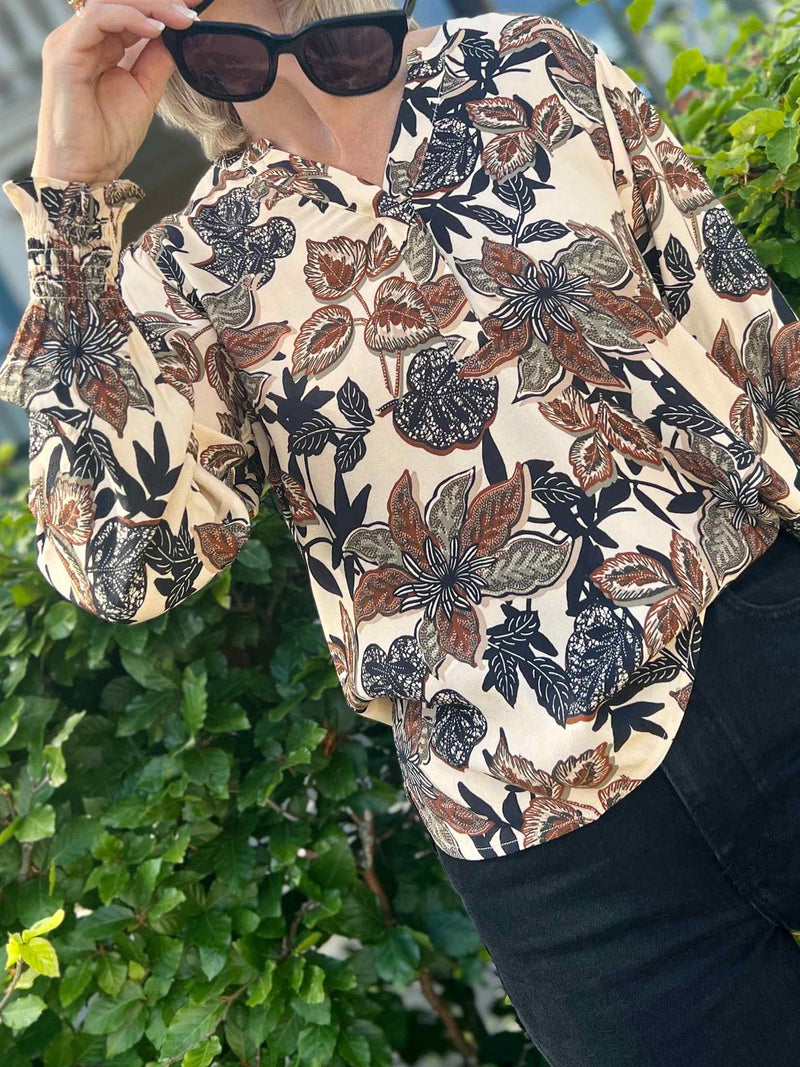 Riccovero Cream Top