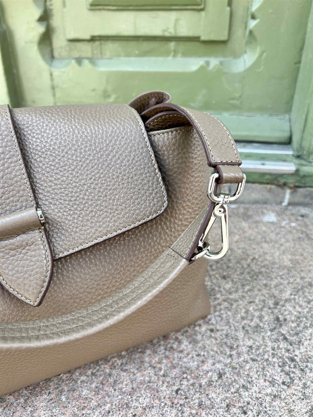 Decadent Cathrine Working Shoulder Bag